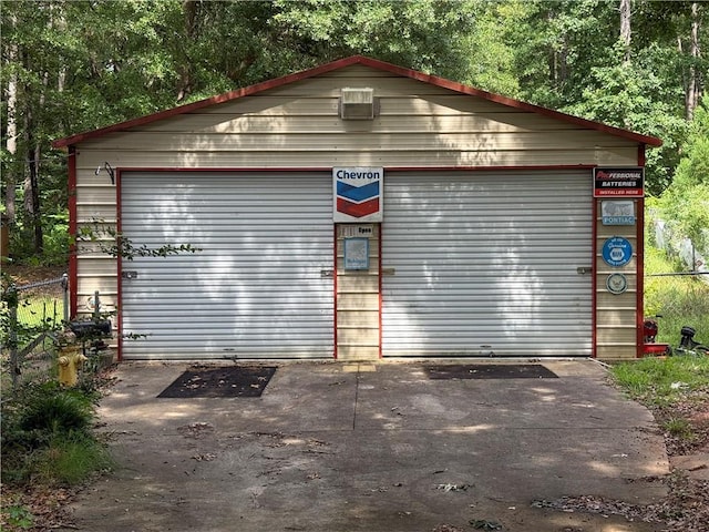 135 Woodcrest Dr, Covington, GA 30016 - view of detached garage