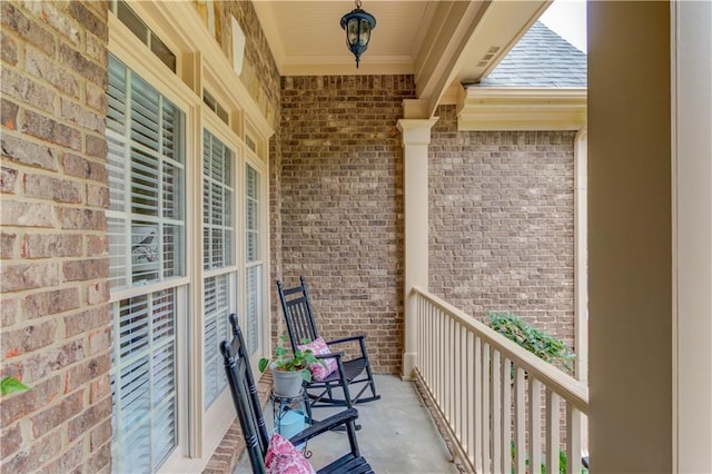 balcony featuring covered porch