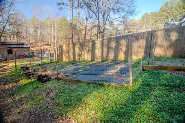 view of yard featuring fence