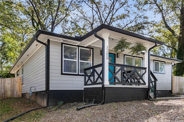 view of front facade featuring covered porch