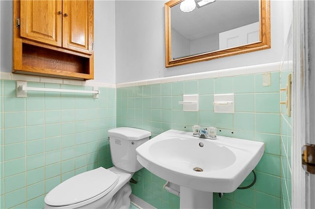 300 S Dale Ave, Calhoun, GA 30701 - half bathroom with tile walls and a wainscoted wall
