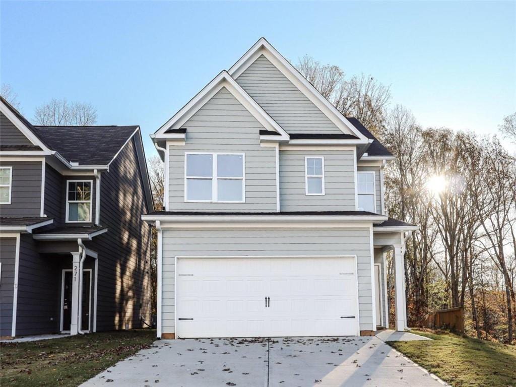 view of front facade featuring a garage