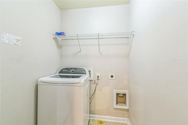 4358 Grove Field Ct, Suwanee, GA 30024 - empty room featuring healthy amount of natural light, baseboards, and ceiling fan