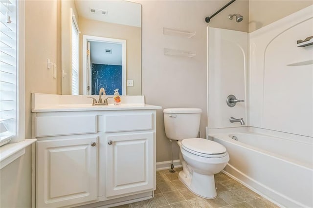 4358 Grove Field Ct, Suwanee, GA 30024 - kitchen featuring light wood-style floors, plenty of natural light, a sink, white cabinets, and recessed lighting