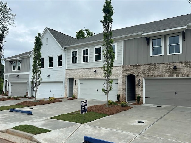 113 Priestwood Ln, Acworth, GA 30102 - interior space featuring wainscoting and a sink
