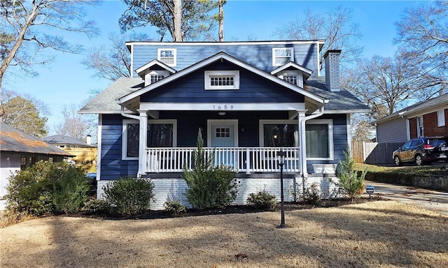 view of front of property featuring a porch