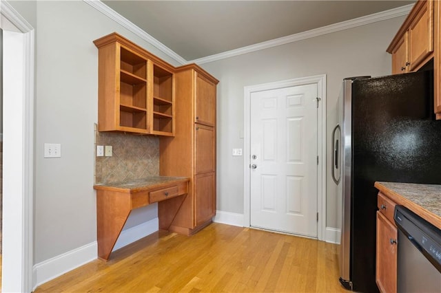 kitchen with light wood-style flooring, appliances with stainless steel finishes, built in study area, brown cabinets, and crown molding