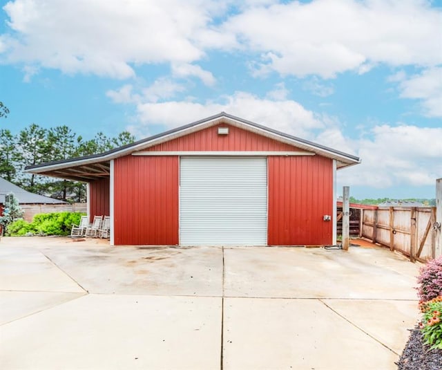 6044 Wade Orr Rd, Flowery Branch, GA 30542 - detached garage with driveway