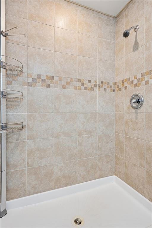 12 Windsor Way, Newnan, GA 30263 - full bathroom with tiled shower