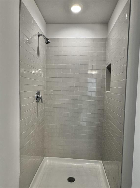 61 Observation Way, Dallas, GA 30132 - bathroom with a shower stall