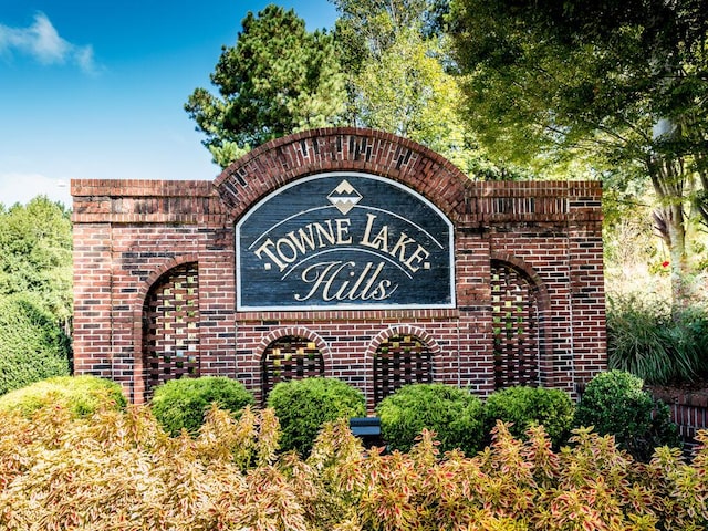 5039 Towne Lake Hls N, Woodstock, GA 30189 - view of community sign