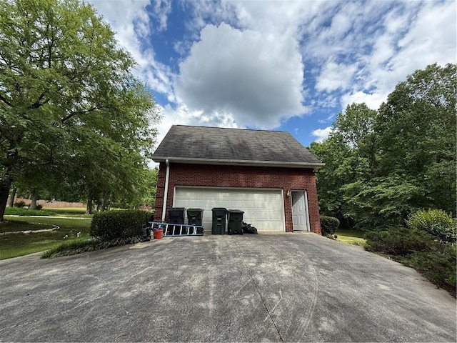349 Bald Rock Rd, Oxford, GA 30054 - view of garage
