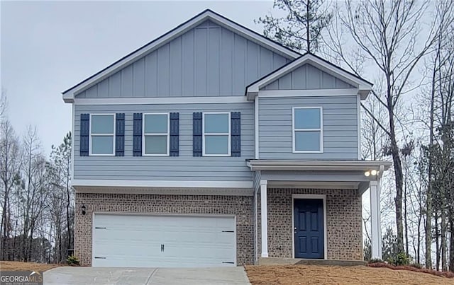 view of front facade with a garage