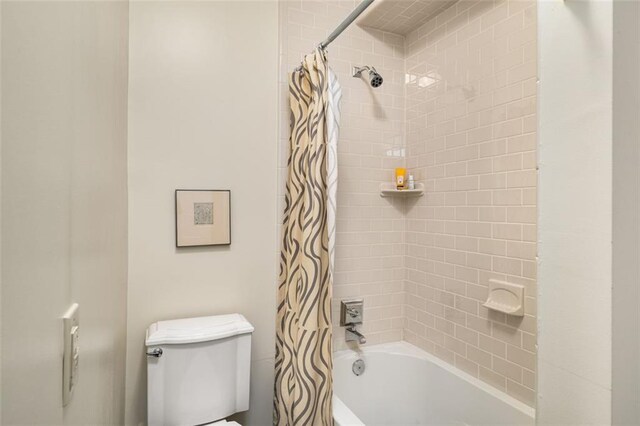 1928 Main St NW, Atlanta, GA 30318 - full bathroom with toilet and shower / tub combo with curtain