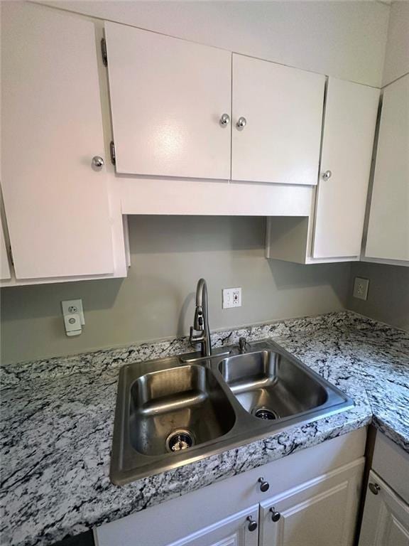 4701 Flat Shoals Rd, Union City, GA 30291 - kitchen with white cabinetry