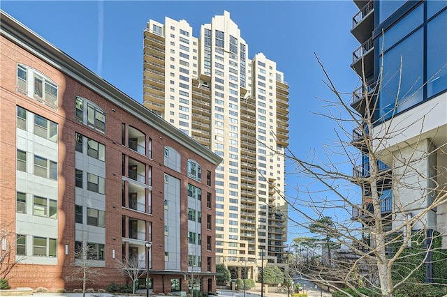 3481 Lakeside Dr NE Unit 701, Atlanta GA, 30326, 2 bedrooms, 1 bath condo for sale