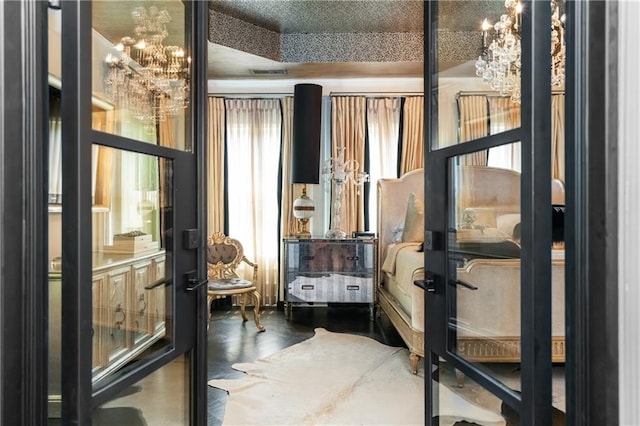 538 Sarabrook Pl NE, Sandy Springs, GA 30342 - doorway featuring a chandelier