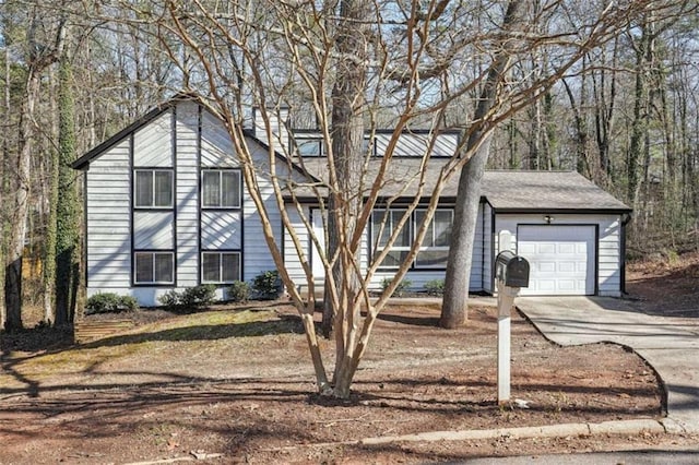 view of front facade featuring a garage