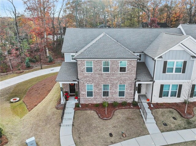 view of front of home with a front yard