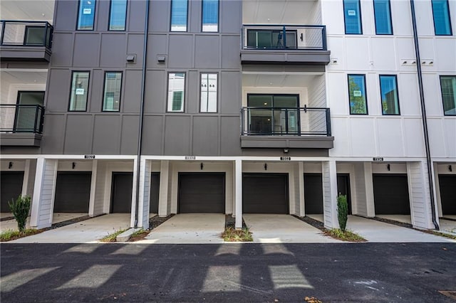 371 Grant Cir Unit 1812, Atlanta, GA 30315 - view of property with a garage