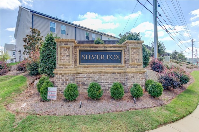 view of community / neighborhood sign