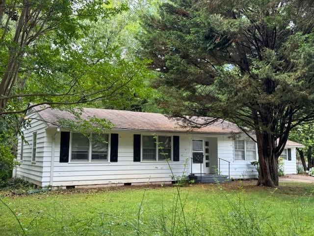 95 Jones St, Dahlonega, GA 30533 - ranch-style home featuring a front lawn and crawl space