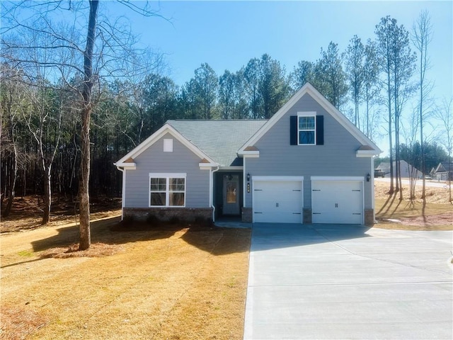 view of front facade featuring a garage