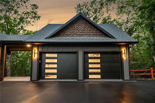 453 Settlers Ridge Rd, Ellijay, GA 30540 - garage featuring asphalt driveway