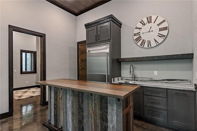 453 Settlers Ridge Rd, Ellijay, GA 30540 - indoor wet bar with built in fridge, concrete flooring, and a textured wall
