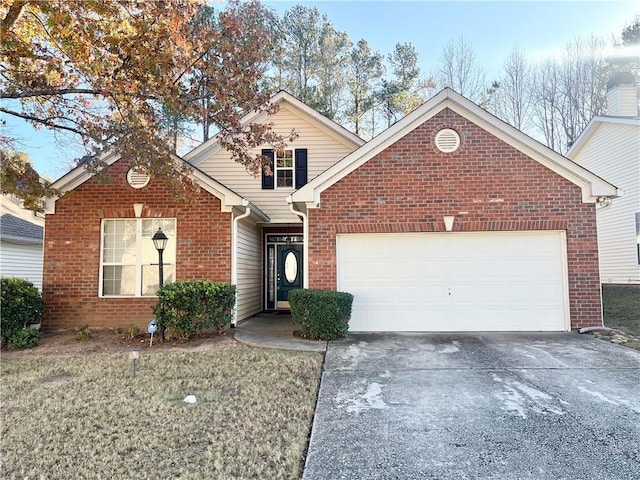 view of front property featuring a garage