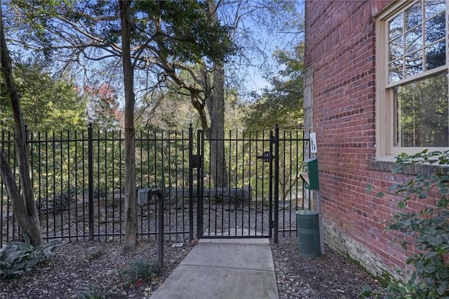 273 12th St NE Unit 421, Atlanta, GA 30309 - view of gate with fence