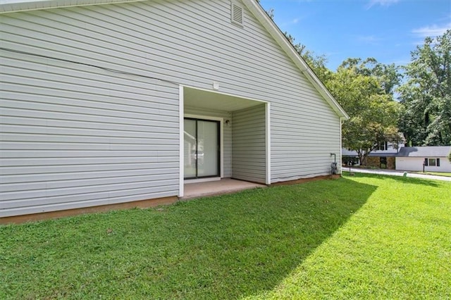 5426 Martins Crossing Rd, Stone Mountain, GA 30088 - back of property with a lawn