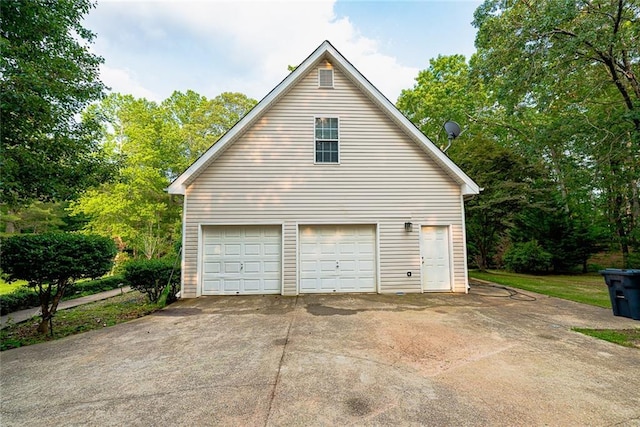 8601 Flint Hill Rd, Douglasville, GA 30135 - view of garage