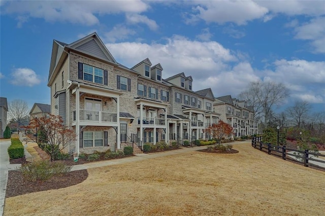 view of front of home with a front yard