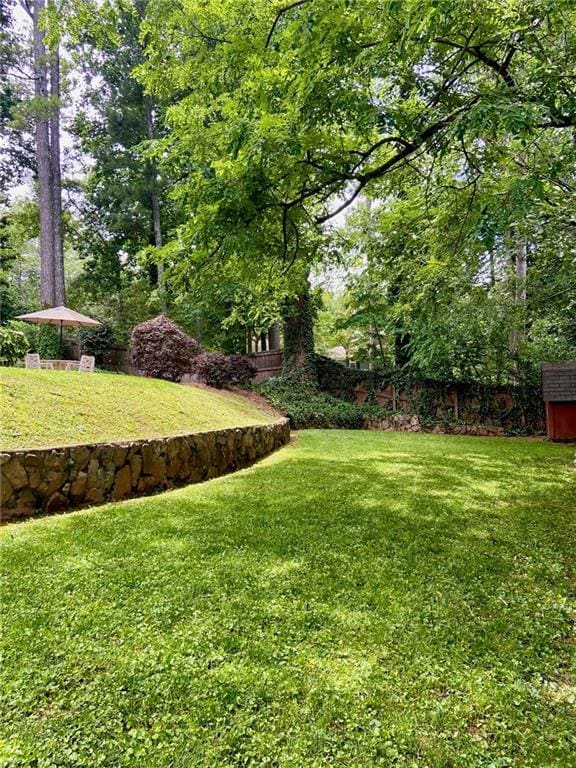 406 S Hillcrest Dr SW, Marietta, GA 30064 - view of grassy yard