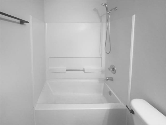 full bath with toilet and shower / bathtub combination