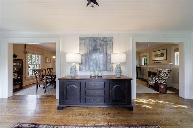 202 Lakeview Ave, Atlanta, GA 30305 - room details featuring crown molding and wood finished floors