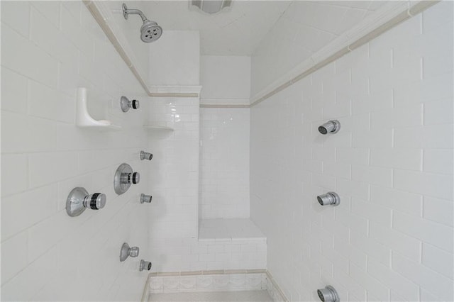 202 Lakeview Ave, Atlanta, GA 30305 - full bath with tiled shower