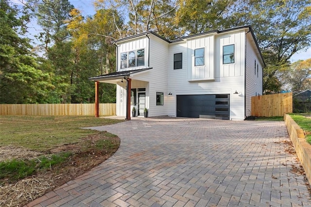 view of front of house featuring a garage