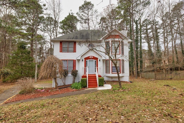 view of front of house featuring a front lawn