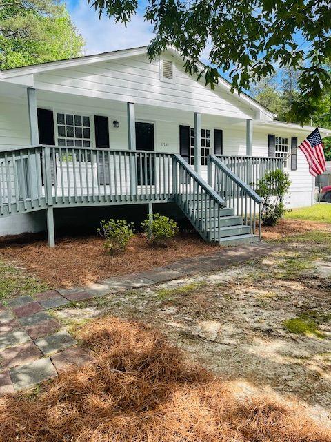 view of front facade with covered porch