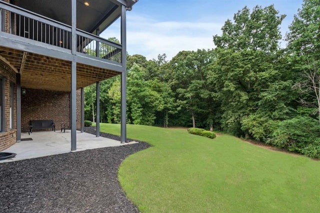 view of yard with a patio area