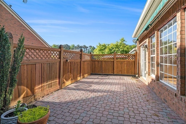 401 Wellwood Way, Roswell, GA 30075 - view of patio / terrace