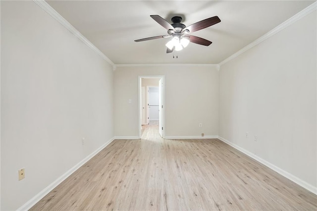 empty room featuring light wood-type flooring, crown molding, and ceiling fan