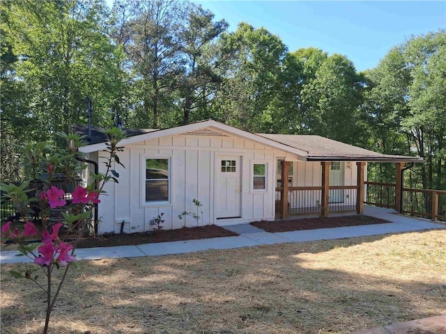 816 Stewart St, Carrollton, GA 30117 - view of outdoor structure with a porch