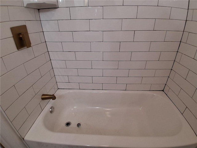 816 Stewart St, Carrollton, GA 30117 - full bath with shower / bath combination