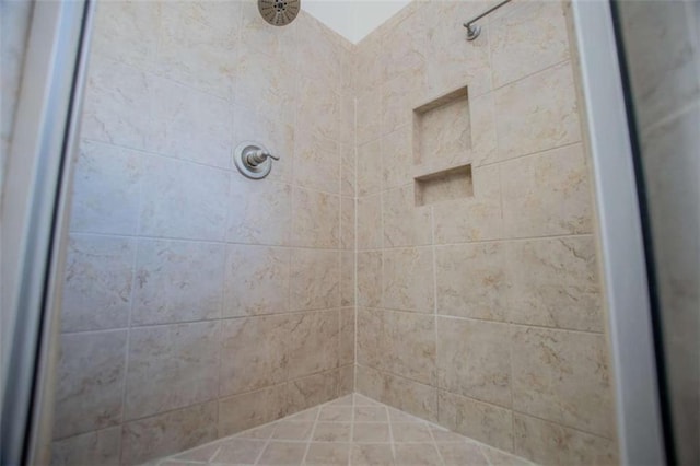 2003 Hubbard Ct, Villa Rica, GA 30180 - full bath with tiled shower