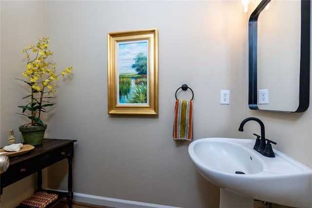 130 Hamilton Way, Roswell, GA 30075 - bathroom with a sink and baseboards