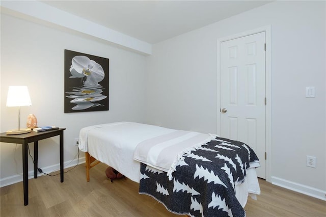 130 Hamilton Way, Roswell, GA 30075 - bedroom featuring light wood-style flooring and baseboards
