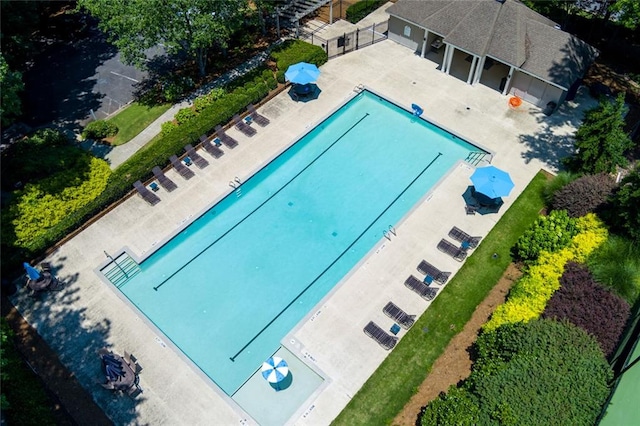 130 Hamilton Way, Roswell, GA 30075 - view of subject property featuring a pool area